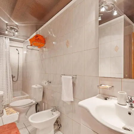 Apartmán Joyful In With Swimming Pool